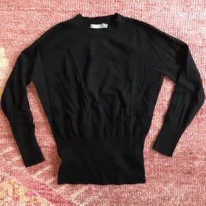Black crewneck cropped-sleeve cashmere sweater
